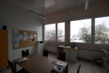 Bâtiment industriel de 800 m2 avec 7,2% net de rendement