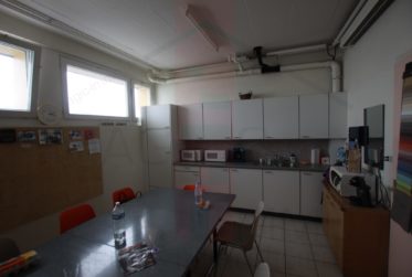 Bâtiment industriel de 800 m2 avec 7,2% net de rendement