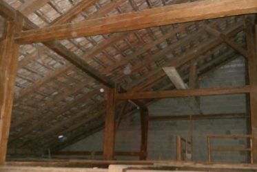 Grange à réhabilité au centre du village de Fontenais