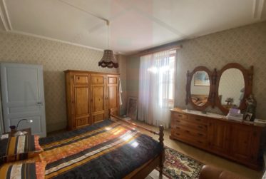 Immeuble de 4 appartements sur 1950 m2 à réhabiliter à Porrentruy