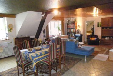 Bâtiment mixte idéalement situé à Courrendlin 6.31 net