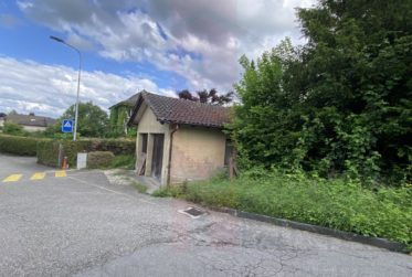 Bâtiment/Dépôt au centre de Bassecourt à vendre