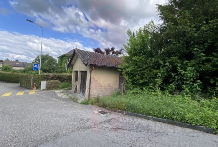 Bâtiment/Dépôt au centre de Bassecourt à vendre