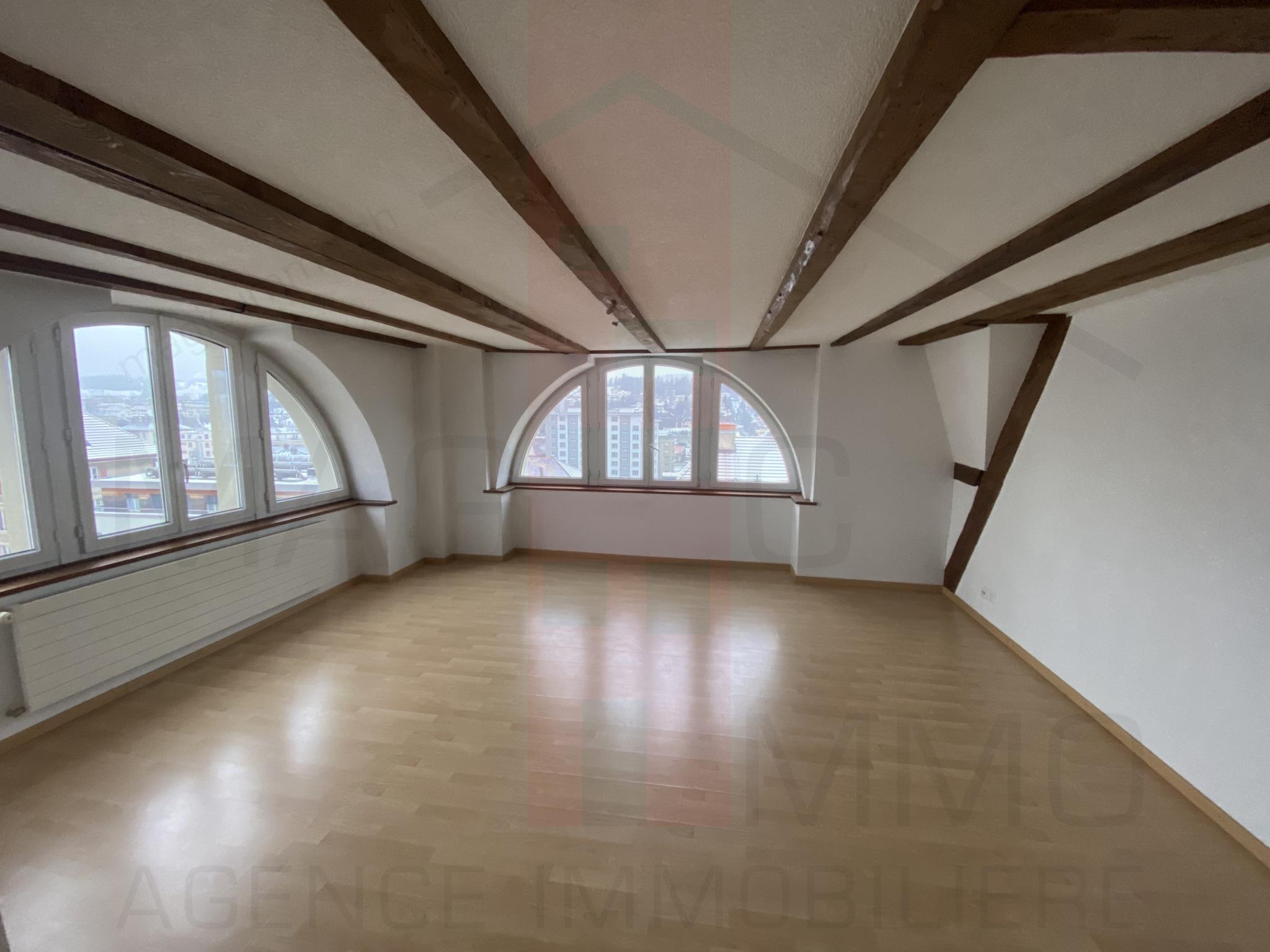 Grand et beau appartement en duplex de 200 m2 à La Chaux-de-Fonds